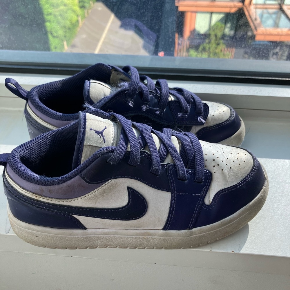 Nike air Jordan’s size 3Y